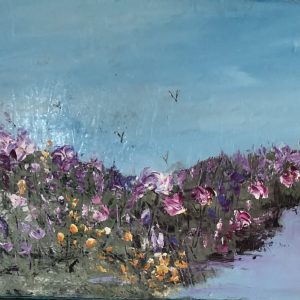 ציור שמן אבסטרקטי של נוף פרחים סגולים לצד נחל ושמיים תכולים