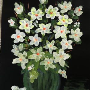 ציור אקריליק על נייר של פרחים לבנים באגרטל ירוק על רקע שחור